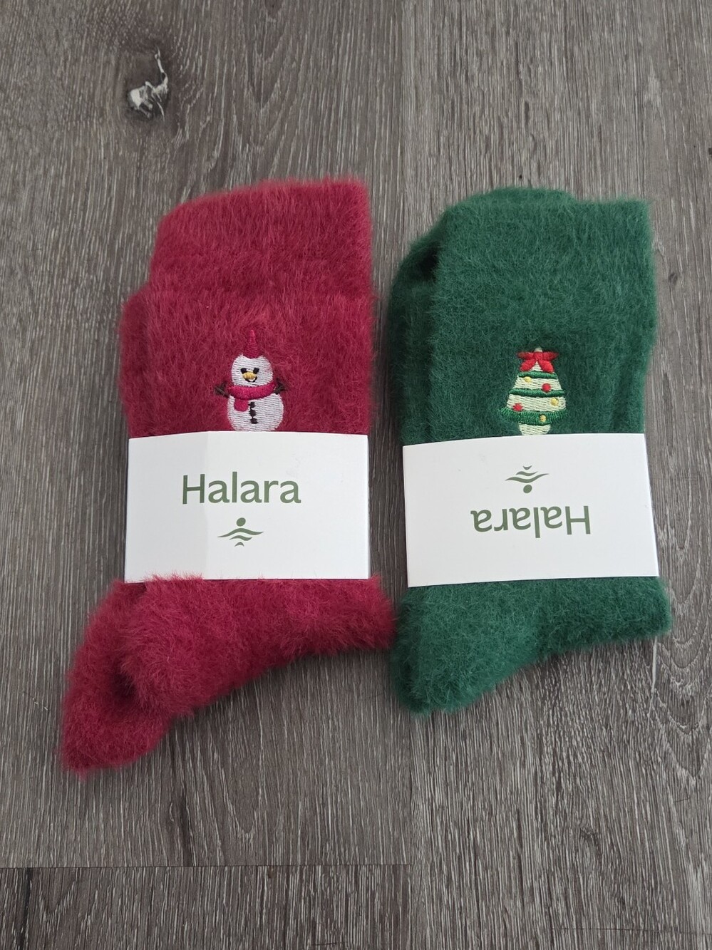 HALARA 2-Pair Fuzzy Holiday Christmas Socks - Red & Green